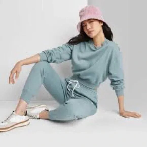 WILD FABLE‎ Cropped Sweatshirt Women's Size Large Blank Streetwear Junior NEW - Picture 5 of 5